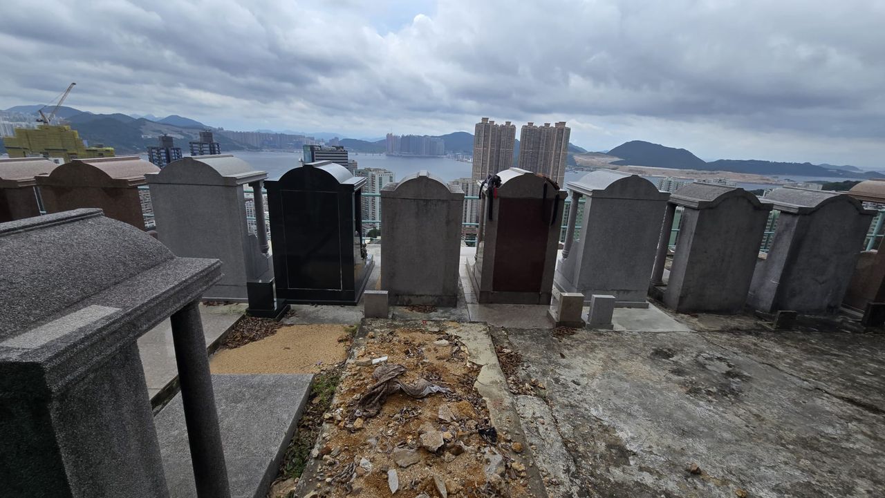 柴湾坟场外貌1