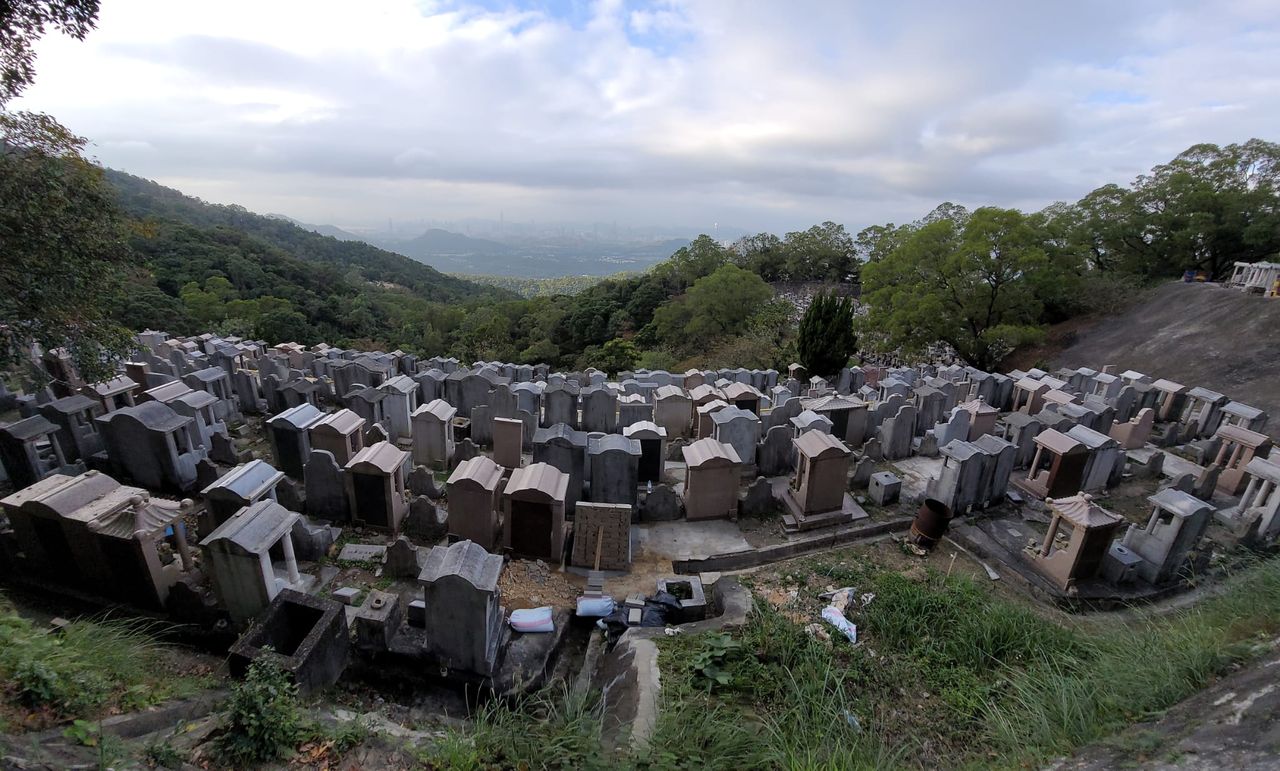 和合石金塔位坟场外貌2